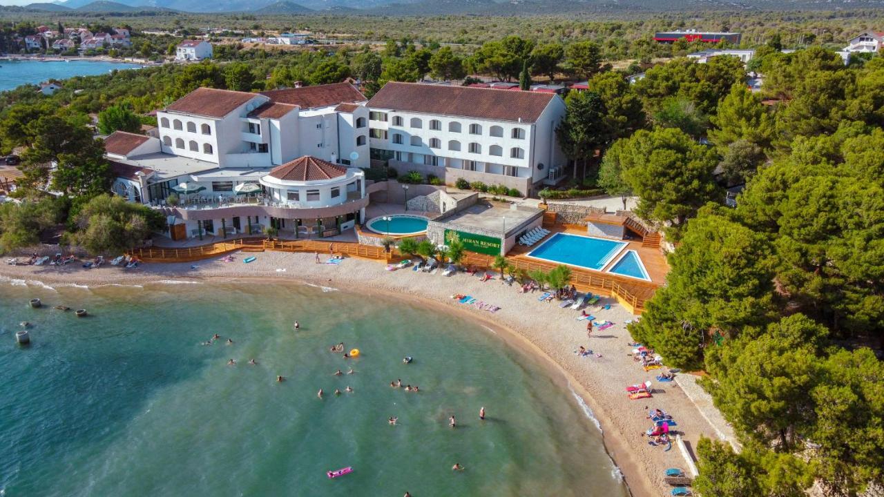 Hotel Miran Pirovac Εξωτερικό φωτογραφία