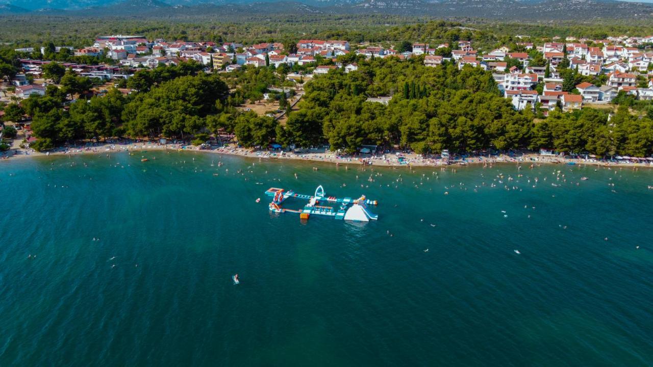 Hotel Miran Pirovac Εξωτερικό φωτογραφία